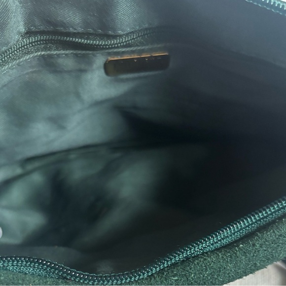 Elegant Vintage Green Suede Crossbody Bag - Picture 10 of 10
